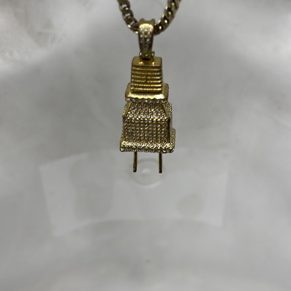 Guess by Marciano Other - NWT, Guess/Marciano Chain